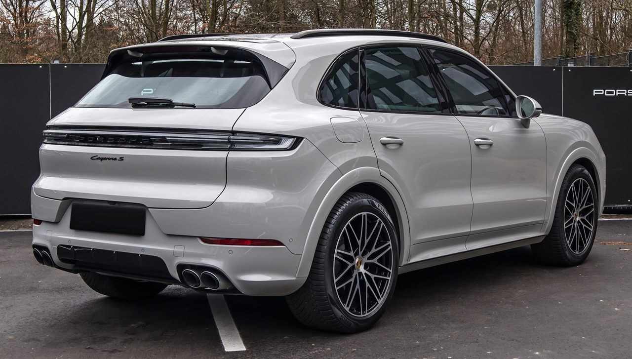 Porsche Cayenne E-Hybrid, foto 3 (achterkant, grijs)