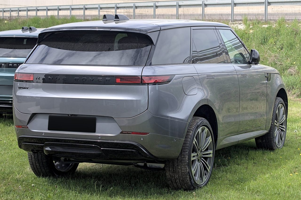 Land Rover Range Rover Sport P550e, foto 2 (achterkant, grijs)