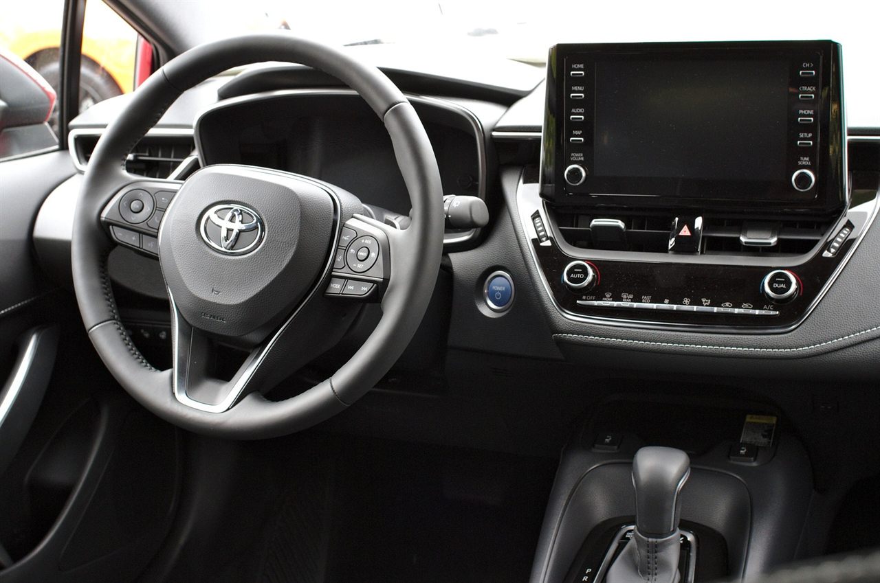 Toyota Corolla Hatchback 1.8 Hybrid 140 pk (103 kW), foto 4 (interieur)