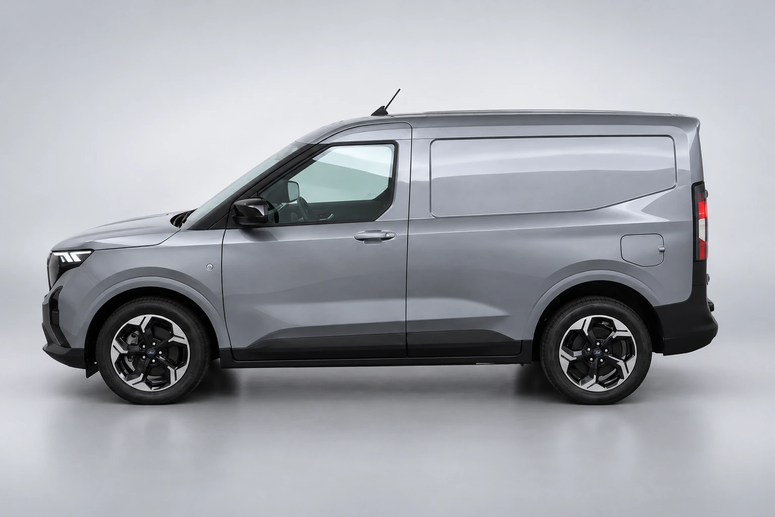 Ford E-Transit Courier Limited 44 kWh, foto 3