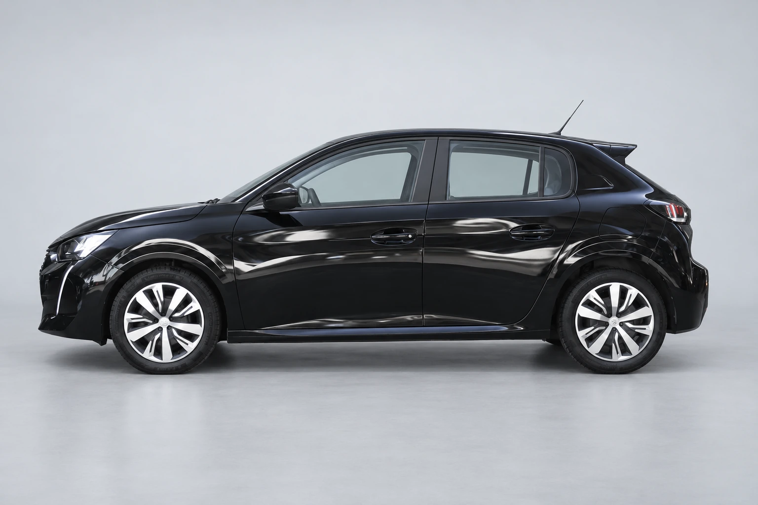 Peugeot 208 1.2 PureTech 100 Active Pack EAT8, foto 2