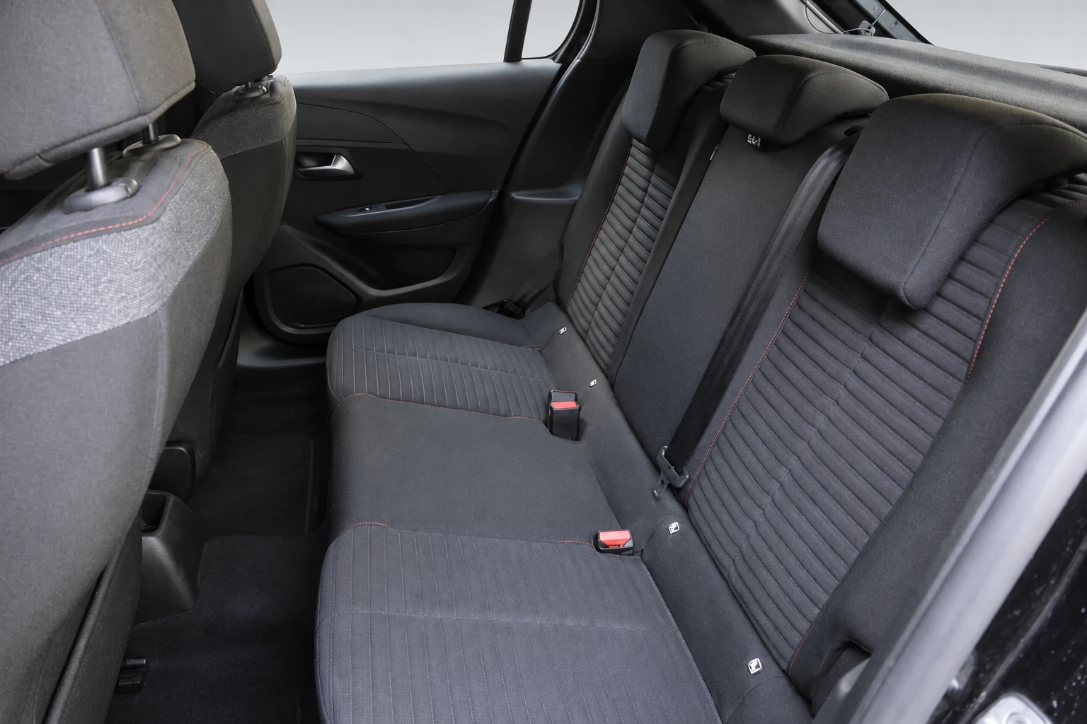 Peugeot 208 1.2 PureTech 100 Active Pack EAT8, foto 4