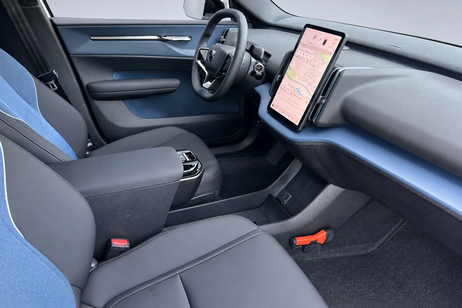 Volvo EX30 P5 Long Range Plus Europa 69 kWh, foto 4