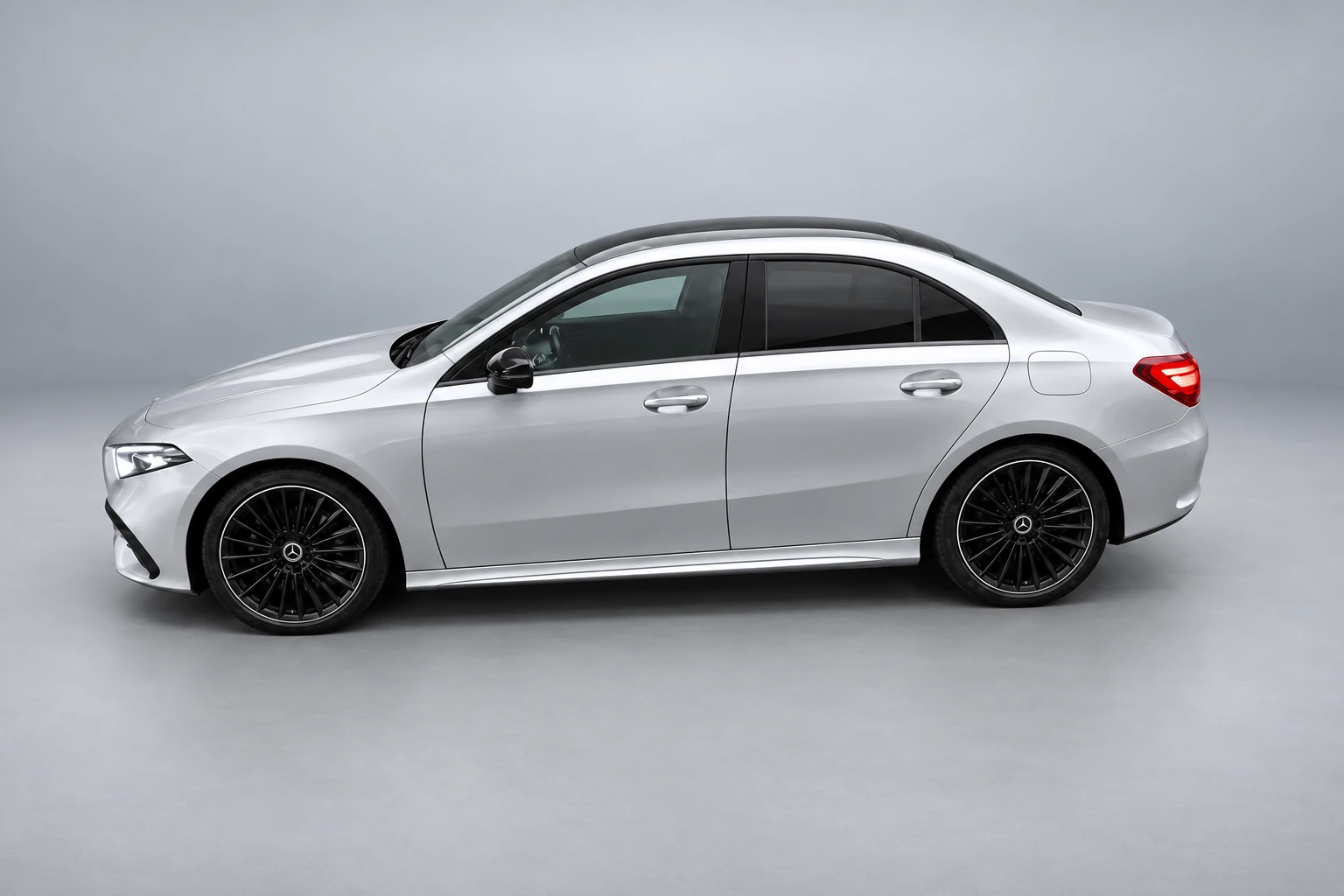 Mercedes-Benz A 180 Sedan AMG Line, foto 3