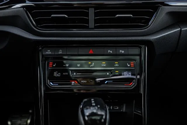 Volkswagen T-Roc 1.5 TSI R-Line, foto 8
