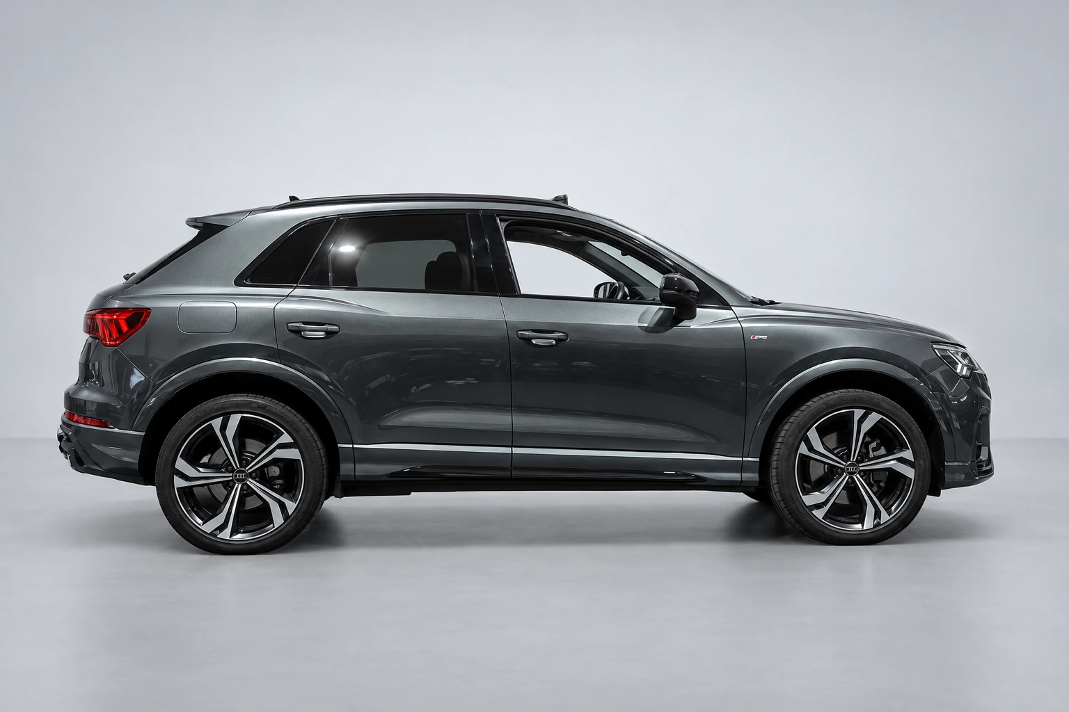 Audi Q3 45 TFSI e S-Line Edition, foto 4
